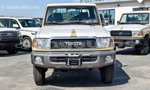 Acheter Import Voiture Toyota Land Cruiser Beige à Import - Dubai, Enga Acheter Import Voiture Toyota Land Cruiser Beige à Import - Dubai, Enga