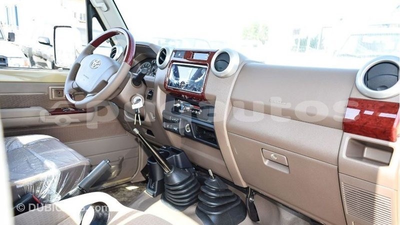Big with watermark toyota land cruiser enga import dubai 4889