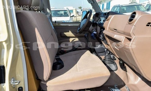 Buy Import Toyota Land Cruiser Beige Car in Import - Dubai in Enga Buy Import Toyota Land Cruiser Beige Car in Import - Dubai in Enga