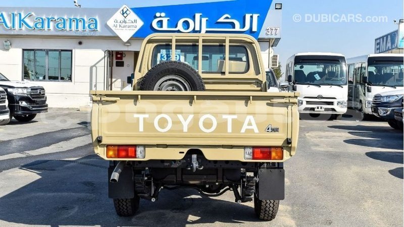 Big with watermark toyota land cruiser enga import dubai 4890