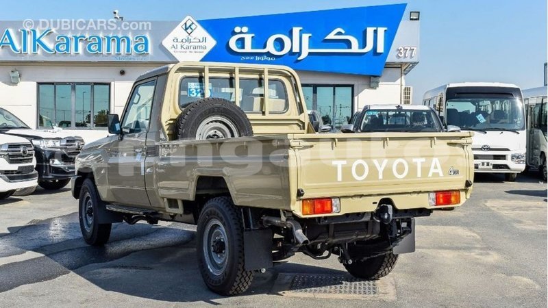 Big with watermark toyota land cruiser enga import dubai 4890