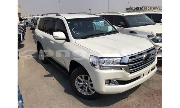 Buy Import Toyota Land Cruiser White Car in Import - Dubai in Enga Buy Import Toyota Land Cruiser White Car in Import - Dubai in Enga