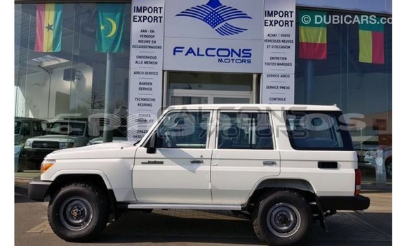 Buy Import Toyota Land Cruiser White Car in Import - Dubai in Enga Buy Import Toyota Land Cruiser White Car in Import - Dubai in Enga
