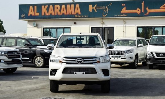 Acheter Import Voiture Toyota Hilux Blanc à Import - Dubai, Enga Acheter Import Voiture Toyota Hilux Blanc à Import - Dubai, Enga