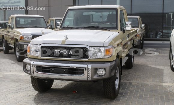 Buy Import Toyota Land Cruiser Beige Car in Import - Dubai in Enga Buy Import Toyota Land Cruiser Beige Car in Import - Dubai in Enga