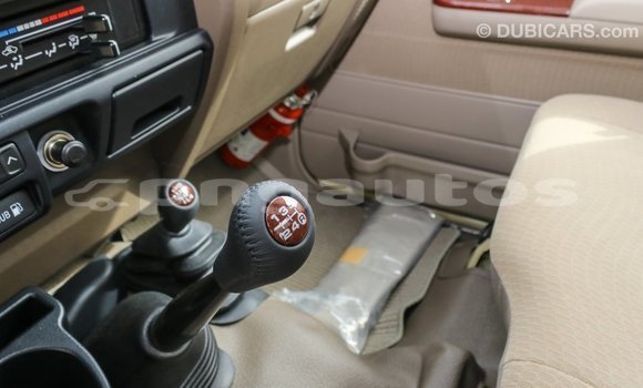 Buy Import Toyota Land Cruiser Beige Car in Import - Dubai in Enga Buy Import Toyota Land Cruiser Beige Car in Import - Dubai in Enga
