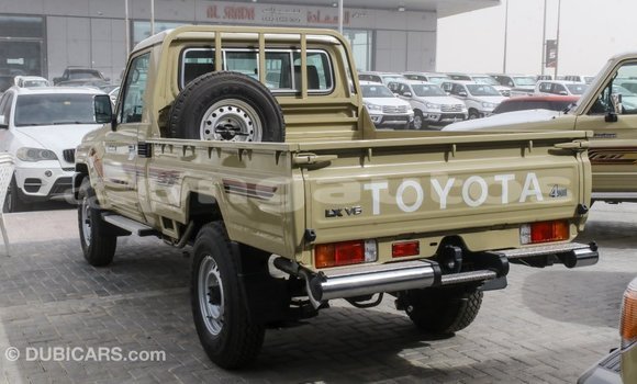 Buy Import Toyota Land Cruiser Beige Car in Import - Dubai in Enga Buy Import Toyota Land Cruiser Beige Car in Import - Dubai in Enga