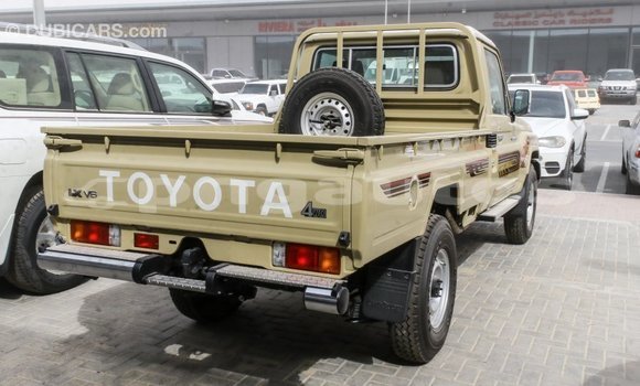 Buy Import Toyota Land Cruiser Beige Car in Import - Dubai in Enga Buy Import Toyota Land Cruiser Beige Car in Import - Dubai in Enga