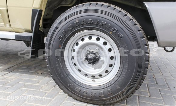 Buy Import Toyota Land Cruiser Beige Car in Import - Dubai in Enga Buy Import Toyota Land Cruiser Beige Car in Import - Dubai in Enga