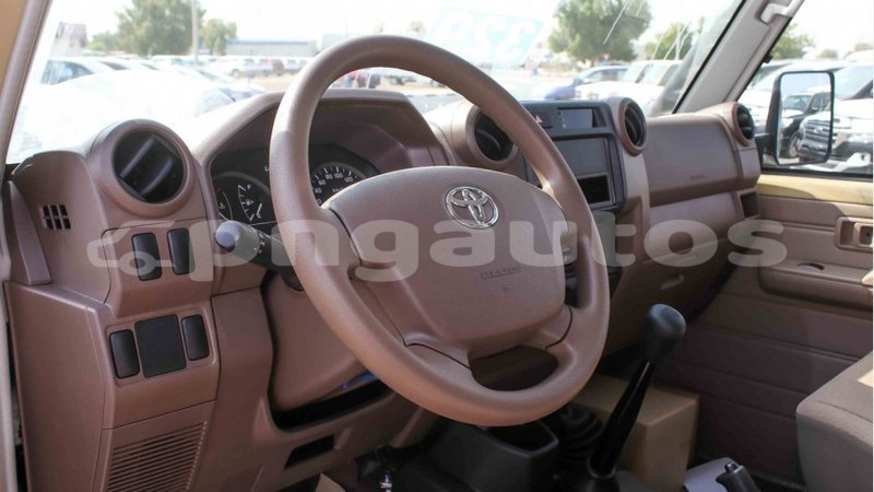 Big with watermark toyota land cruiser enga import dubai 4903