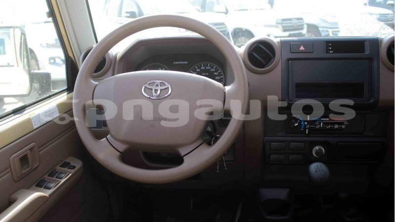 Big with watermark toyota land cruiser enga import dubai 4903