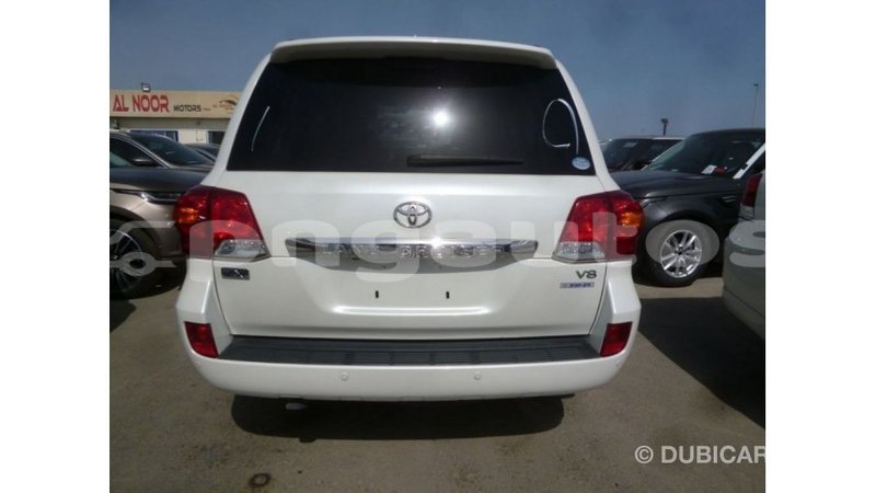 Big with watermark toyota land cruiser enga import dubai 4905