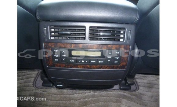 Buy Import Toyota Land Cruiser White Car in Import - Dubai in Enga Buy Import Toyota Land Cruiser White Car in Import - Dubai in Enga