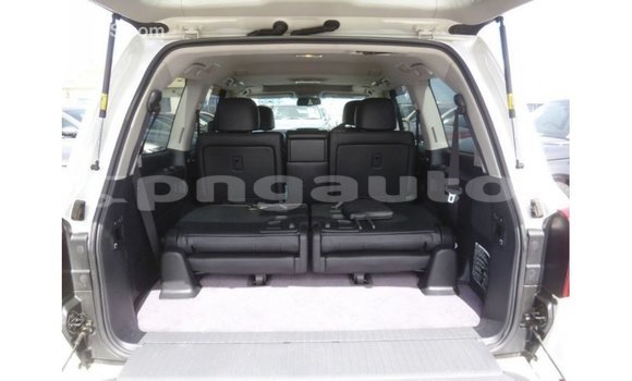 Buy Import Toyota Land Cruiser White Car in Import - Dubai in Enga Buy Import Toyota Land Cruiser White Car in Import - Dubai in Enga