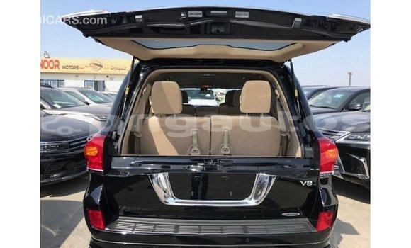 Buy Import Toyota Land Cruiser Black Car in Import - Dubai in Enga Buy Import Toyota Land Cruiser Black Car in Import - Dubai in Enga