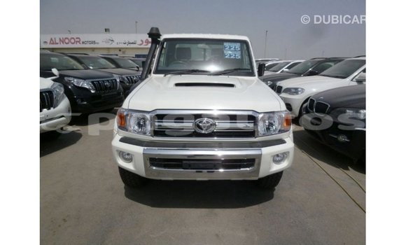 Buy Import Toyota Land Cruiser White Car in Import - Dubai in Enga Buy Import Toyota Land Cruiser White Car in Import - Dubai in Enga