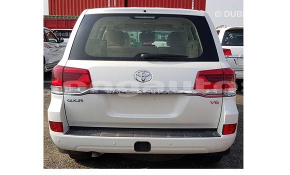 Buy Import Toyota Land Cruiser White Car in Import - Dubai in Enga Buy Import Toyota Land Cruiser White Car in Import - Dubai in Enga