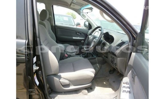 Buy Import Toyota Hilux Black Car in Import - Dubai in Enga Buy Import Toyota Hilux Black Car in Import - Dubai in Enga