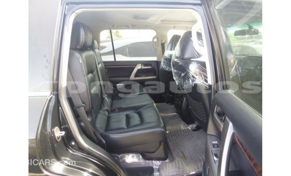 Buy Import Toyota Land Cruiser Black Car in Import - Dubai in Enga Buy Import Toyota Land Cruiser Black Car in Import - Dubai in Enga