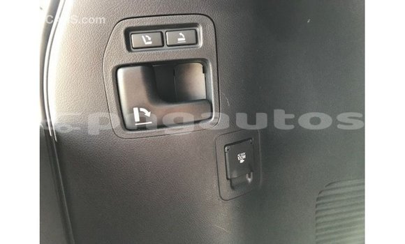 Buy Import Toyota Land Cruiser White Car in Import - Dubai in Enga Buy Import Toyota Land Cruiser White Car in Import - Dubai in Enga