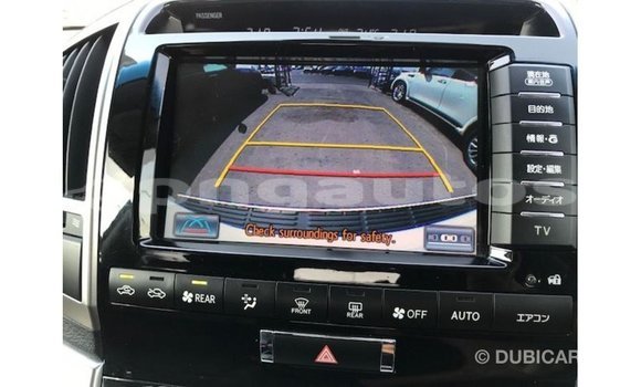 Buy Import Toyota Land Cruiser White Car in Import - Dubai in Enga Buy Import Toyota Land Cruiser White Car in Import - Dubai in Enga