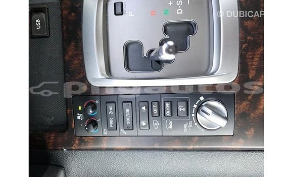 Buy Import Toyota Land Cruiser White Car in Import - Dubai in Enga Buy Import Toyota Land Cruiser White Car in Import - Dubai in Enga