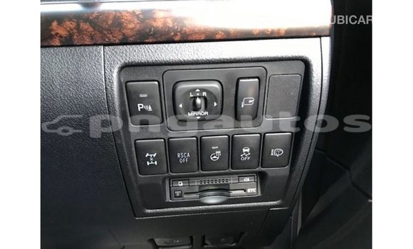 Buy Import Toyota Land Cruiser White Car in Import - Dubai in Enga Buy Import Toyota Land Cruiser White Car in Import - Dubai in Enga