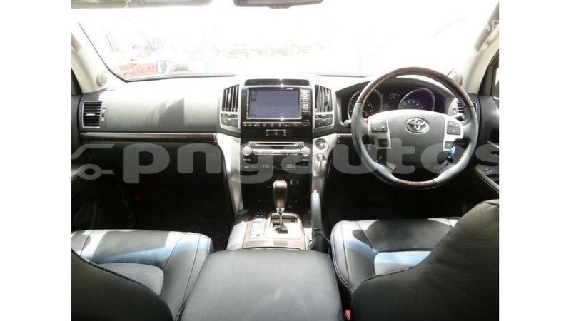 Big with watermark toyota land cruiser enga import dubai 4935