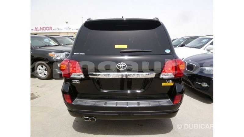Big with watermark toyota land cruiser enga import dubai 4935