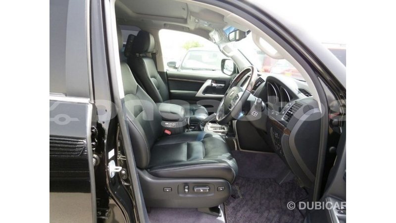 Big with watermark toyota land cruiser enga import dubai 4935