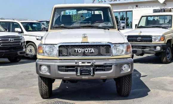 Buy Import Toyota Land Cruiser Beige Car in Import - Dubai in Enga Buy Import Toyota Land Cruiser Beige Car in Import - Dubai in Enga