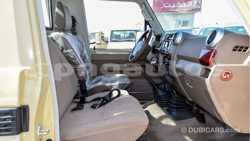 Big with watermark toyota land cruiser enga import dubai 4946