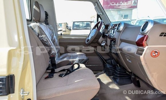 Buy Import Toyota Land Cruiser Beige Car in Import - Dubai in Enga Buy Import Toyota Land Cruiser Beige Car in Import - Dubai in Enga