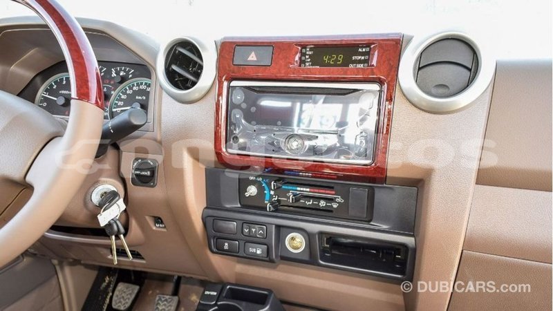 Big with watermark toyota land cruiser enga import dubai 4946