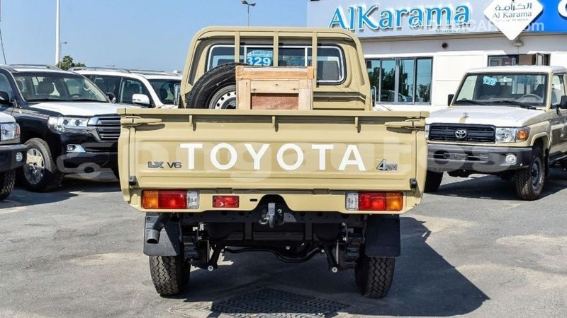 Big with watermark toyota land cruiser enga import dubai 4946