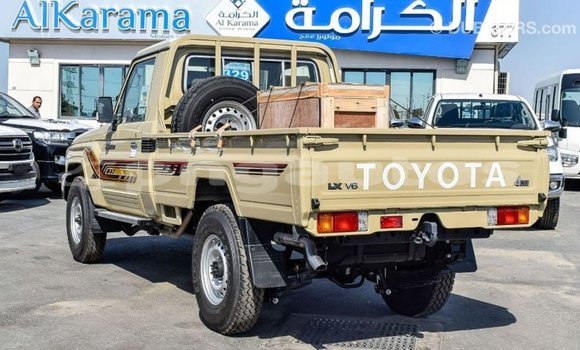 Buy Import Toyota Land Cruiser Beige Car in Import - Dubai in Enga Buy Import Toyota Land Cruiser Beige Car in Import - Dubai in Enga