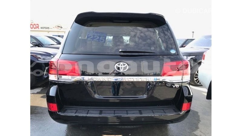 Big with watermark toyota land cruiser enga import dubai 4948