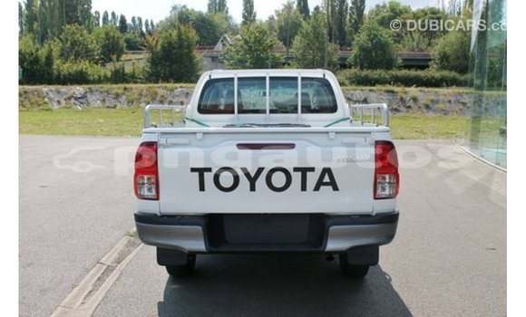 Buy Import Toyota Hilux White Car in Import - Dubai in Enga Buy Import Toyota Hilux White Car in Import - Dubai in Enga