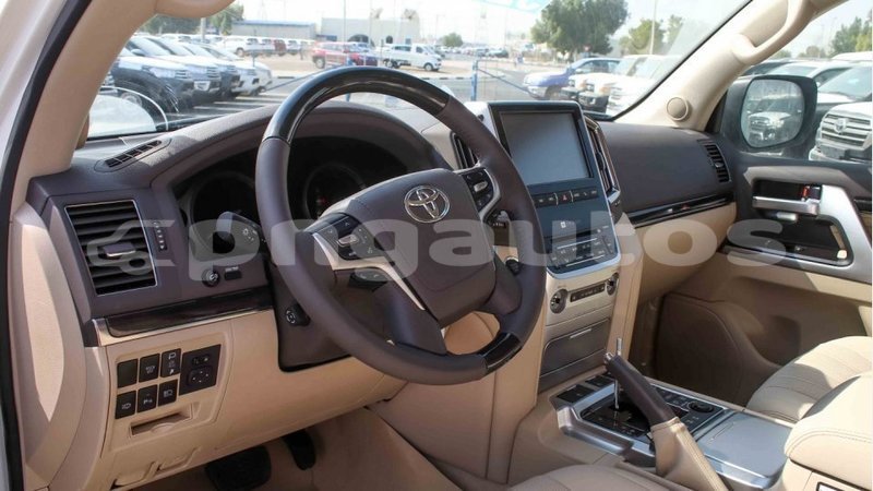 Big with watermark toyota land cruiser enga import dubai 4954