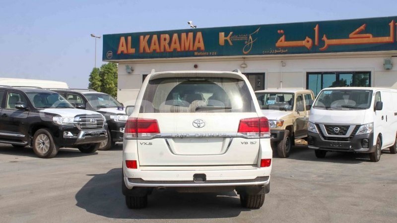 Big with watermark toyota land cruiser enga import dubai 4954