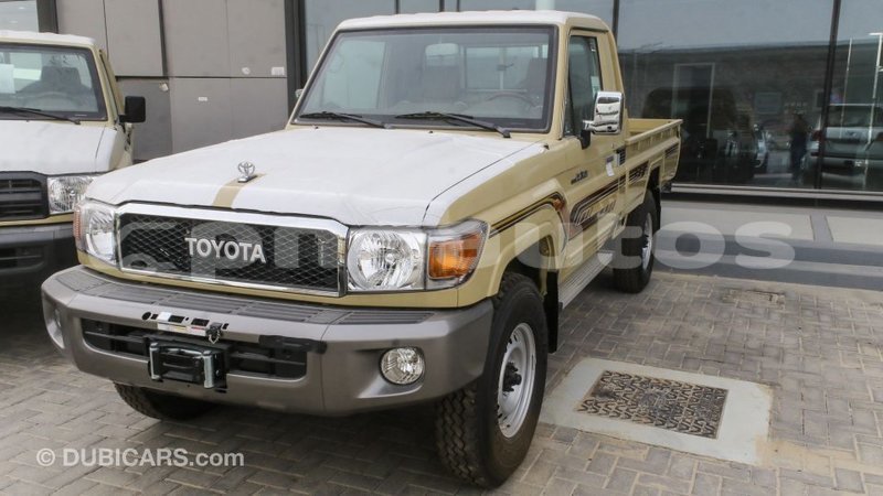 Big with watermark toyota land cruiser enga import dubai 4958