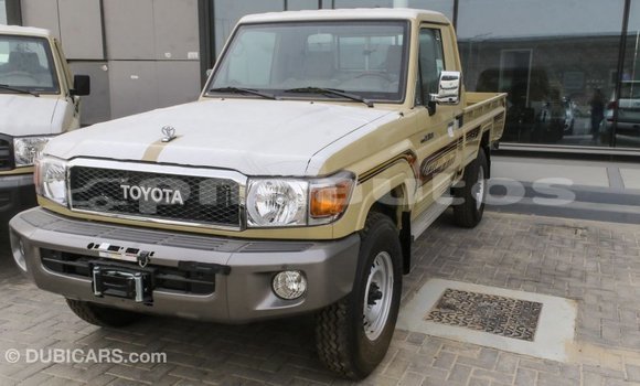 Buy Import Toyota Land Cruiser Beige Car in Import - Dubai in Enga Buy Import Toyota Land Cruiser Beige Car in Import - Dubai in Enga