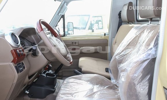 Buy Import Toyota Land Cruiser Beige Car in Import - Dubai in Enga Buy Import Toyota Land Cruiser Beige Car in Import - Dubai in Enga