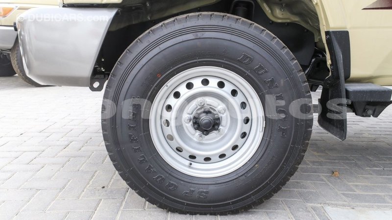 Big with watermark toyota land cruiser enga import dubai 4958