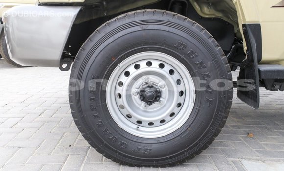 Buy Import Toyota Land Cruiser Beige Car in Import - Dubai in Enga Buy Import Toyota Land Cruiser Beige Car in Import - Dubai in Enga