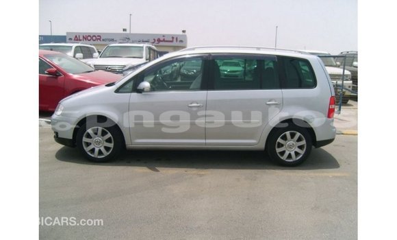 Buy Import Volkswagen Touran Other Car in Import - Dubai in Enga Buy Import Volkswagen Touran Other Car in Import - Dubai in Enga