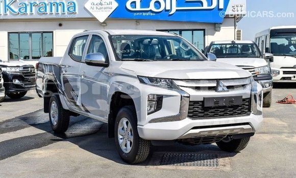 Acheter Import Voiture Mitsubishi L200 Blanc à Import - Dubai, Enga Acheter Import Voiture Mitsubishi L200 Blanc à Import - Dubai, Enga