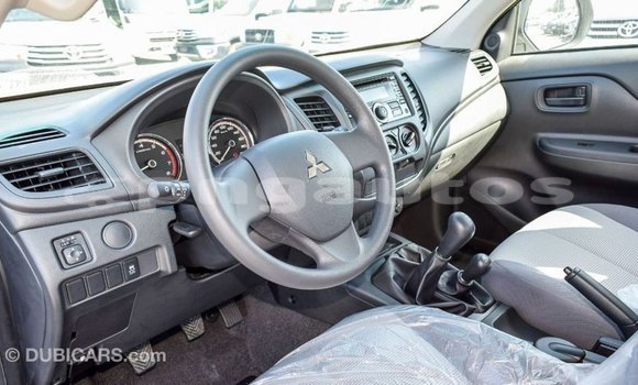 Acheter Import Voiture Mitsubishi L200 Blanc à Import - Dubai, Enga Acheter Import Voiture Mitsubishi L200 Blanc à Import - Dubai, Enga