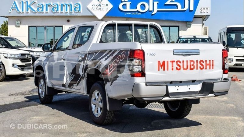 Big with watermark mitsubishi l200 enga import dubai 4965