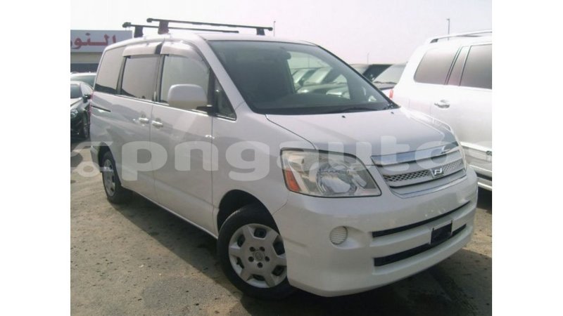 Big with watermark toyota noah enga import dubai 4967